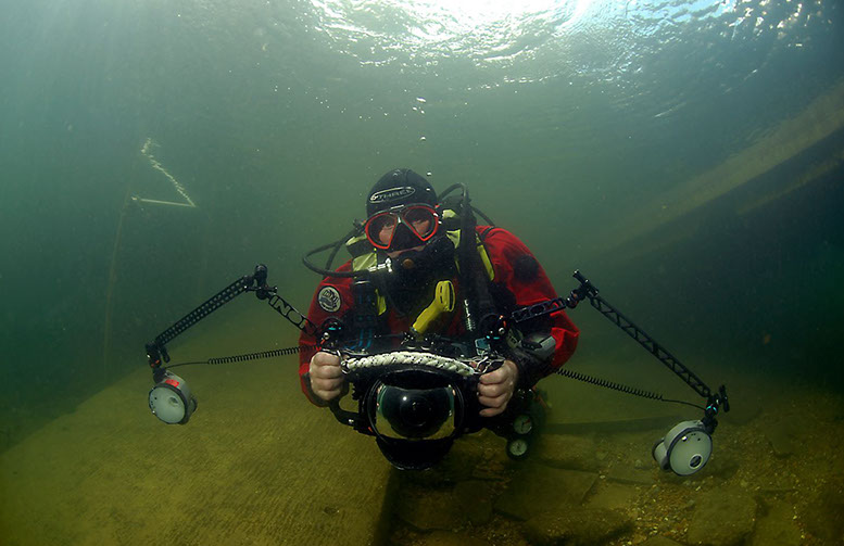 Chris McTernan at Wraybury Dive Centre with Naticam&nbsp; camera houing with Nikon D7100 camera plus Inon ZD240 strobes